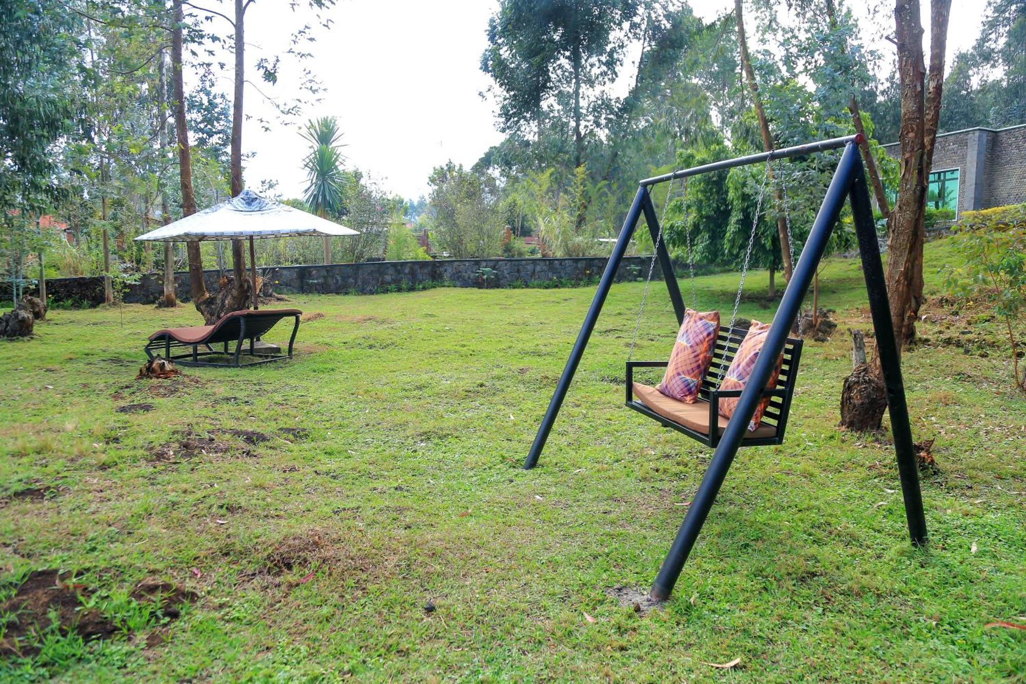 Karisimbi Cave Resort Ruhengeri Bagian luar foto