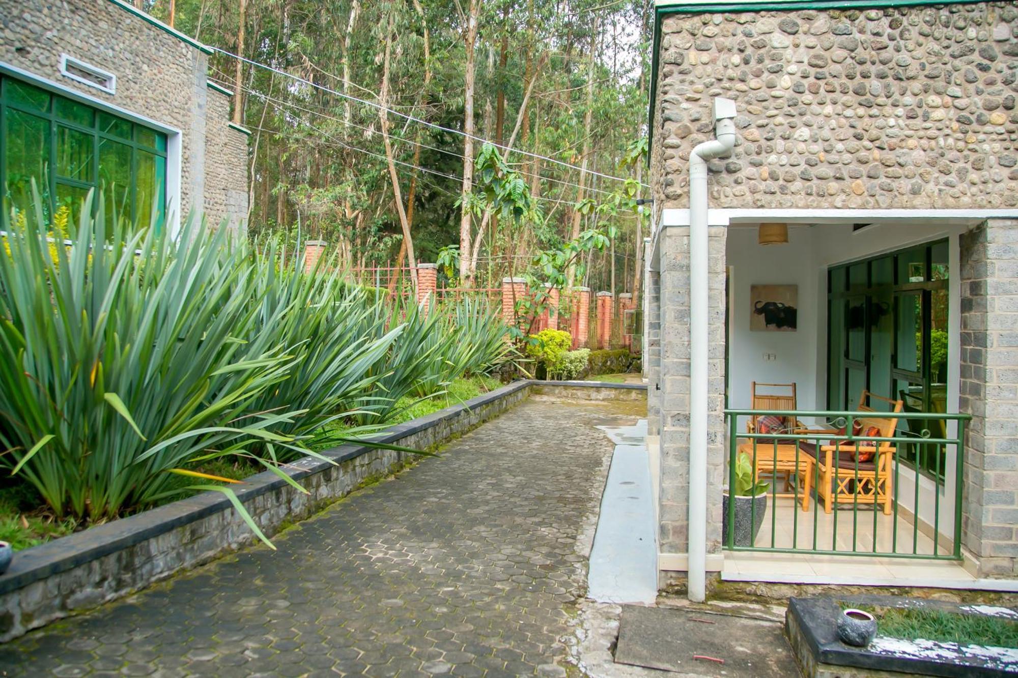 Karisimbi Cave Resort Ruhengeri Bagian luar foto