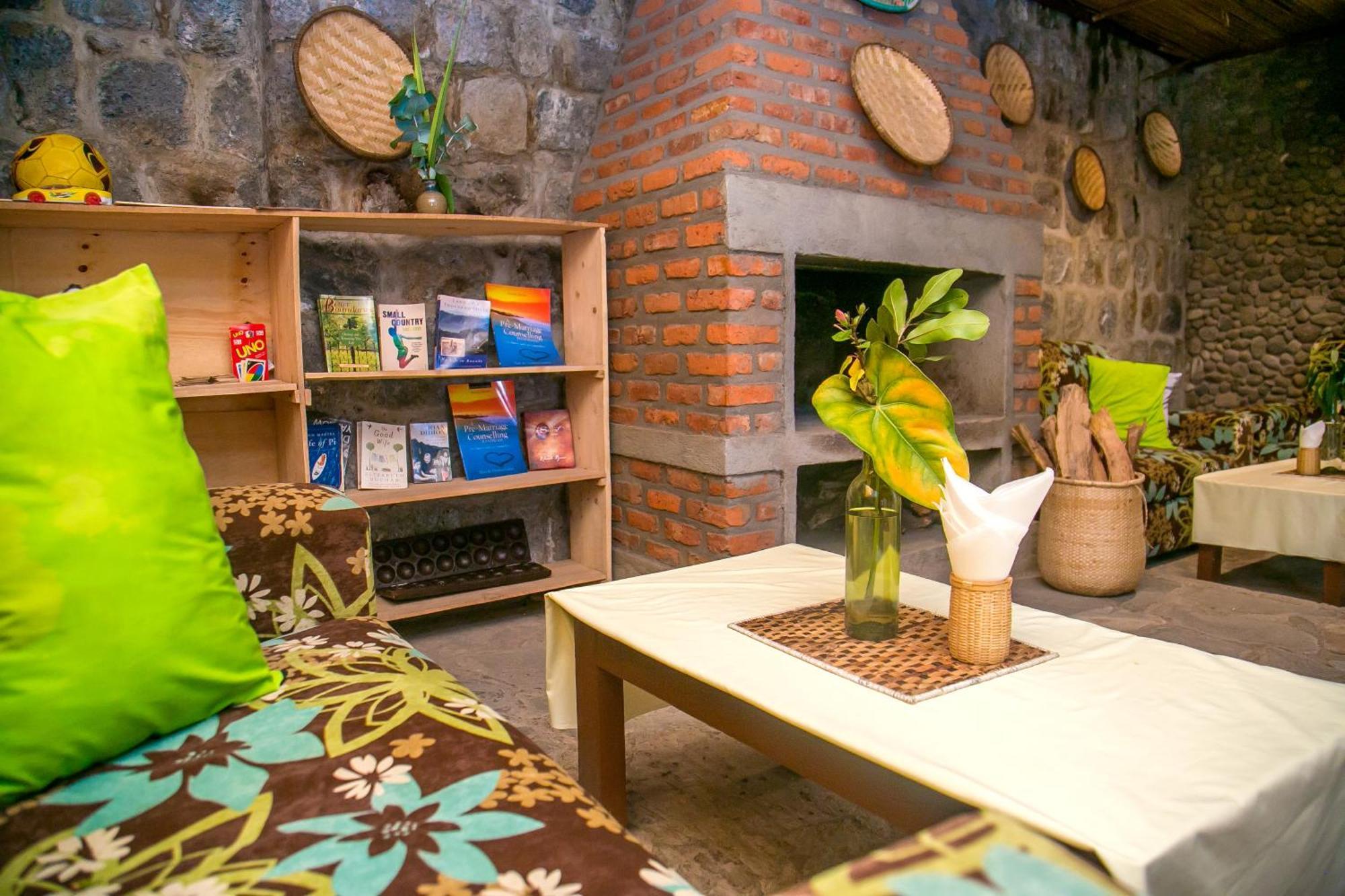 Karisimbi Cave Resort Ruhengeri Bagian luar foto
