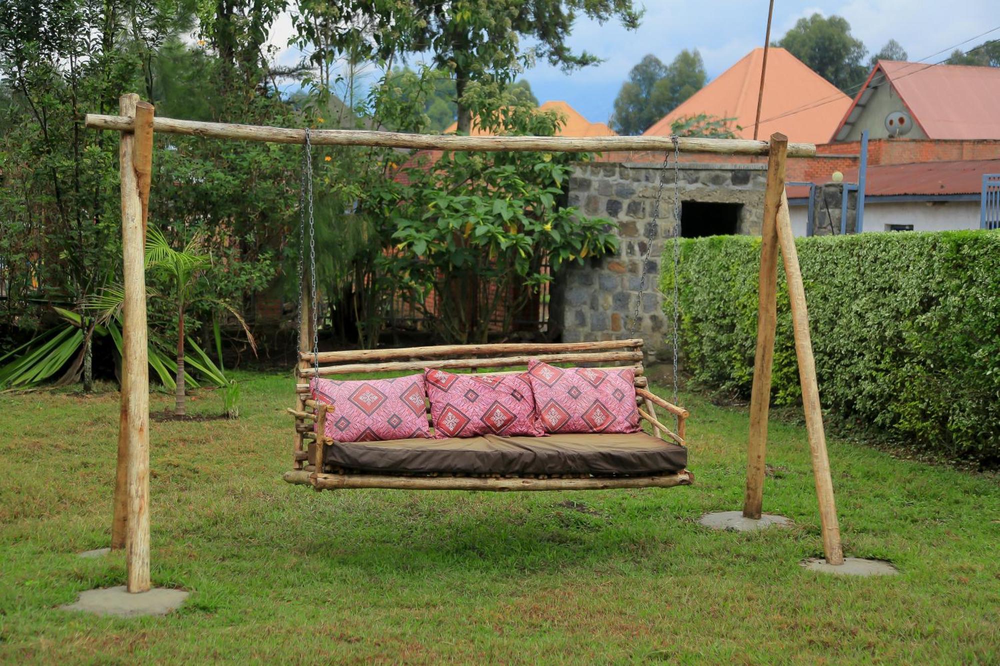 Karisimbi Cave Resort Ruhengeri Bagian luar foto
