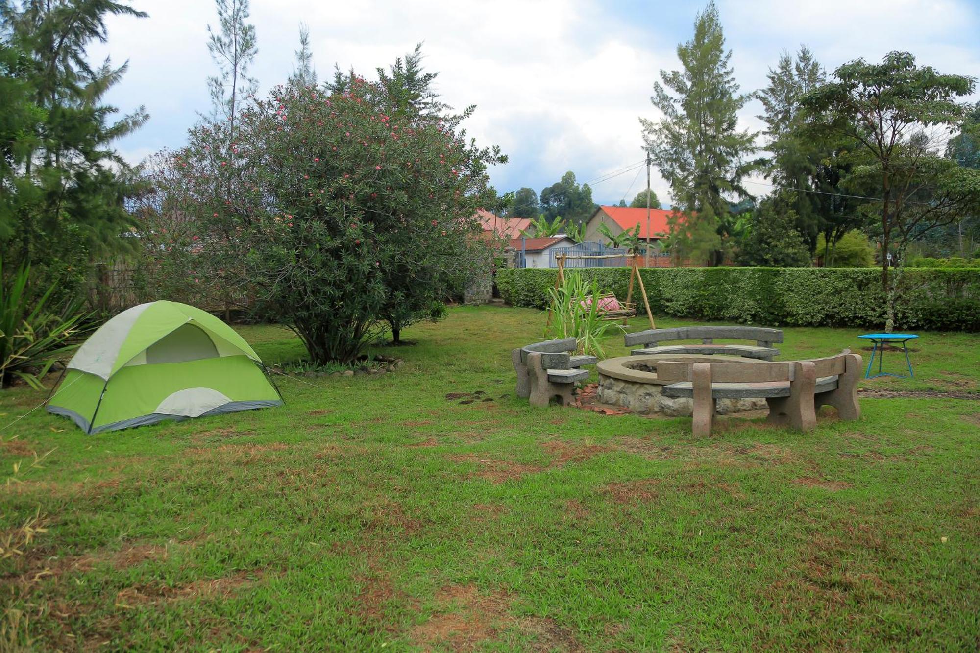 Karisimbi Cave Resort Ruhengeri Bagian luar foto